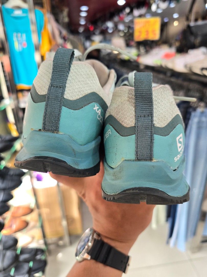 Salomon XA Collider GTX (Category: Sneakers) located in Iba. Submitted by conditionexcellente (Listing ID 1461190157, Image 3). Description: - US 5.5 - Salomon XA Pro 3D trail running shoes - Colour: Light grey and teal - Size: UK 4 / EU 36.5 - Made in Vietnam - Ideal for hiking and running on uneven terrain - Excellent sole grip.