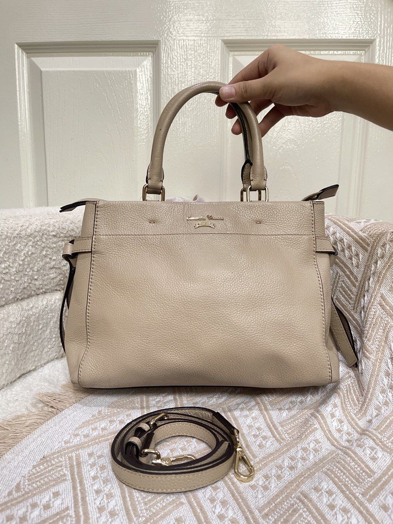 Samantha Thavassa 2-way bag 🥯 (Category: Luxury Bags & Wallets) located in Quezon City. Submitted by vintagemuseco.ph (Listing ID 1461136582, Image 1). Description: Fixed, no tawad! Super nice, maganda pang office! Ready to pick up No flaws 📍Novaliches, Quezon City.