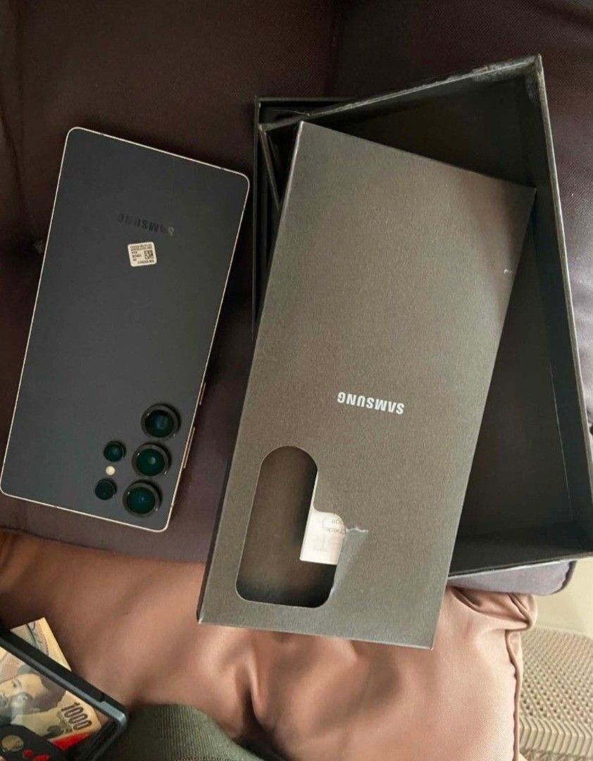 SAMSUNG GALAXY S25 ULTRA (Category: Samsung) located in Santa Maria. Submitted by ellahqy28 (Listing ID 1461177971, Image 2). Description: CHECK ALL YOU WANT.