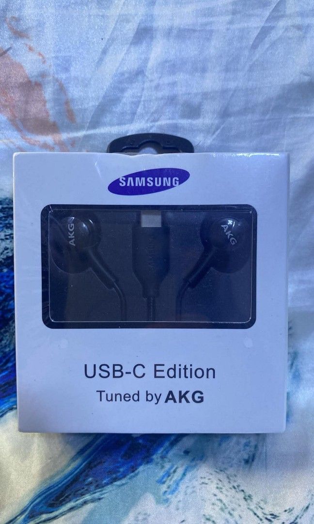 Samsung USB-c earphone (Category: Headphones & Headsets) located in Manila. Submitted by milasgadgetph (Listing ID 1461320531, Image 1). Description: .