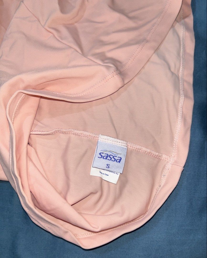 Sassa Pink Halter Neck Top Size S (Category: Sleeveless) located in Palo. Submitted by kaleidoscope_676 (Listing ID 1461123189, Image 2). Description: - Pink halter neck top from Sassa - Size S - Ties at the neck and back for adjustable fit - Simple and comfortable design - Great for layering or wearing on its own - Ideal for casual wear or beach days.
