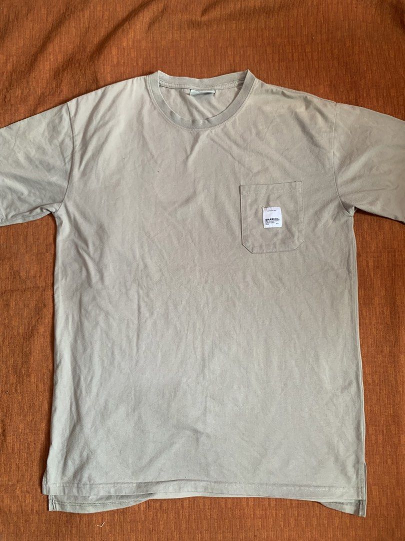 SHARECO. Beige Pocket T-Shirt (Category: Tshirts & Polo Shirts ) located in Davao. Submitted by flipted_generics (Listing ID 1461241125, Image 1). Description: Size: XL on tag Width: 22.5 Length: 29.5 Issue/s: (see the last slide) - Brand: SHARECO - Color: Beige - Style: Pocket Tee - Sleeves: Short - Neckline: Crew Neck - Features: Simple, versatile, easy to pair - Occasion: Everyday wear.