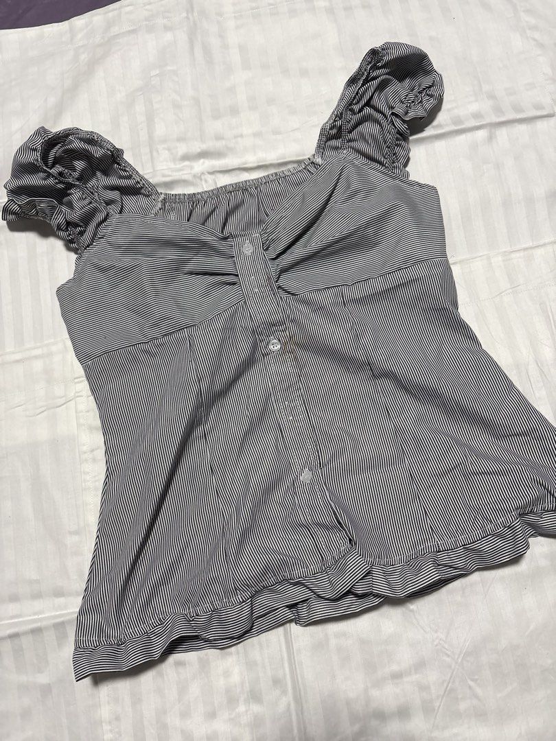 SHEIN Striped Puff Sleeve Button-Up Top (Category: Blouses) located in Pasay City. Submitted by nicoletlntn_ (Listing ID 1461230701, Image 1). Description: - Please note: there is a small stain near the buttons (refer to the last photo).