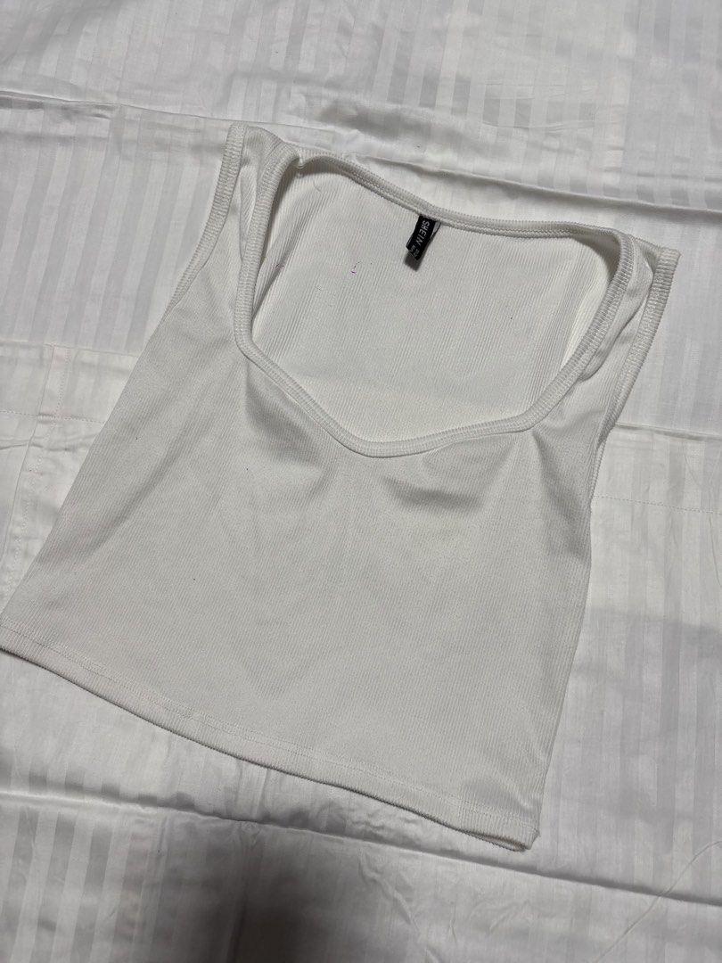 SHEIN White Ribbed Square Neck Crop Top (Category: Sleeveless) located in Pasay City. Submitted by nicoletlntn_ (Listing ID 1461230446, Image 1). Description: FREE if you purchase other items .