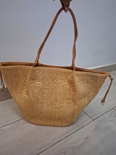（分類：）位於 。 由 annemazing. 提交（商品編號 1461297357，圖片 1）。簡介： 。