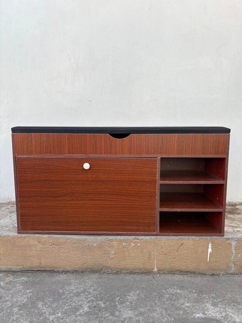 Shoe bench rack (Category: Shelves, Cabinets & Racks) located in Manila. Submitted by joydolor (Listing ID 1461193233, Image 3). Description: shoe bench rack 3600 ASSEMBLED MALAKI SA PERSONAL DI YAN YUNG MAIKSI HA..