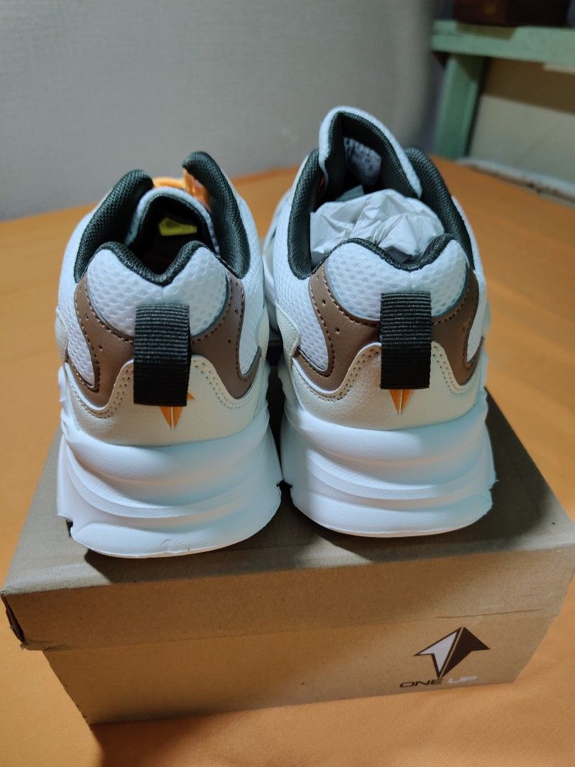 Shoes for sale (Category: Casual Shoes) located in Quezon City. Submitted by classic_and_style (Listing ID 1461231147, Image 3). Description: BRAND NEW for sale!!! One Up by World Balance Size: 8 men's ₱800 ONLY!.