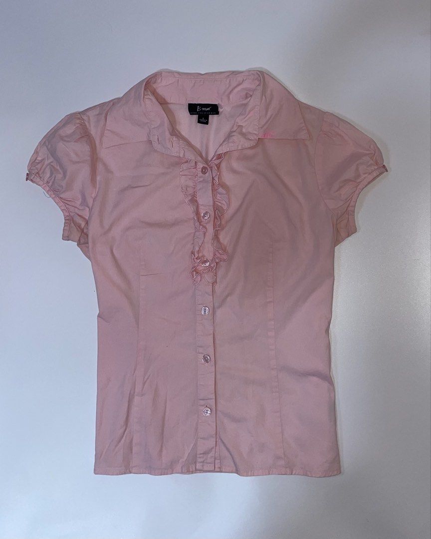 short sleeve polo top (Category: Blouses) located in Manila. Submitted by syeiacollections (Listing ID 1461322369, Image 1). Description: code 14 ⋆｡𖦹°‧🧚🏻‍♀️ Brand: B.wear Size: S to M Measurements: B: 34 W: 35 L: 25 .