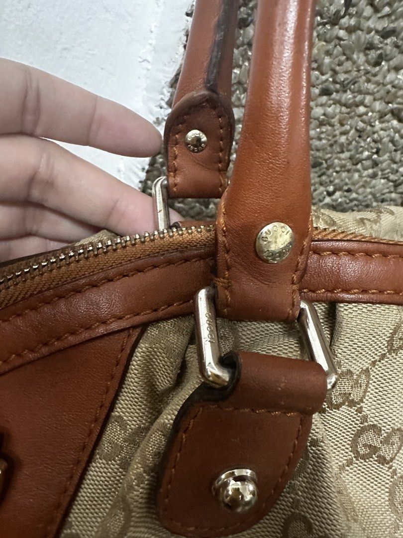 Gucci bag canvas (Category: Shoulder Bags) located in Manila. Submitted by aisasalvad24335 (Listing ID 1461237756, Image 3). Description: Japan preloved Coded Sign of use .