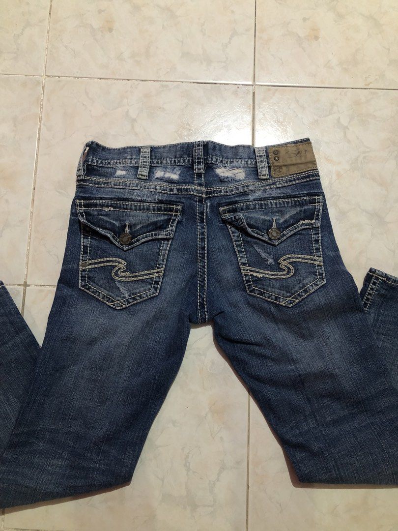 SILVER ZAC DENIM WASH JEANS (Category: Jeans) located in Manila. Submitted by momosshix2001 (Listing ID 1461248864, Image 2). Description: SILVER ZAC DENIM WASH JEANS WAIST:33-34 LENGTH:38 HEM:-8.5 No issue 500 plus sf.