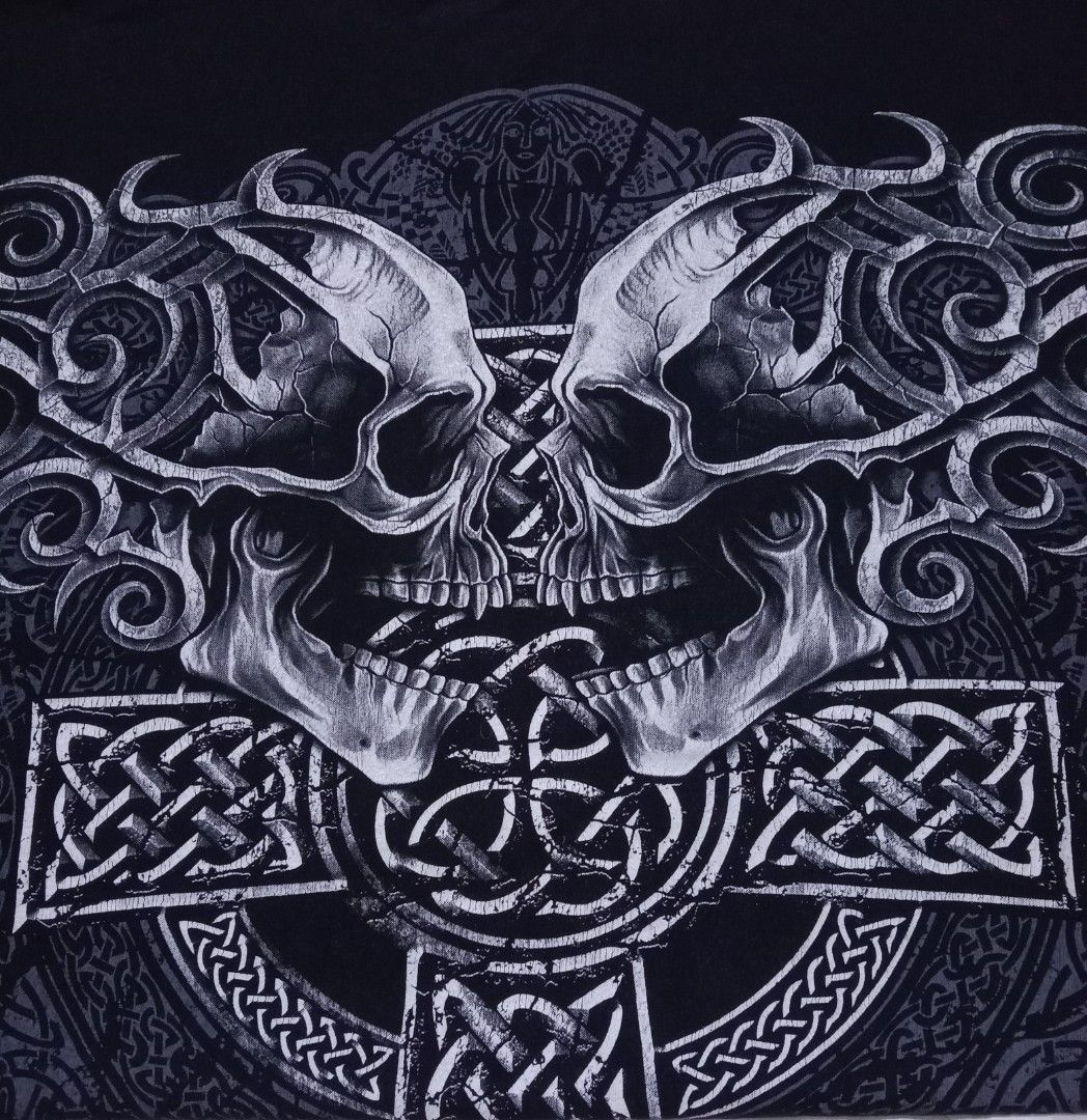 SKULL TEE Made in USA (Category: Tshirts & Polo Shirts ) located in San Rafael. Submitted by art3myongthr1ft (Listing ID 1461252212, Image 2). Description: Verygood condition 9/10 color rate Single stitch Back to back print Glow in the dark Large Dimes 22 x 28.