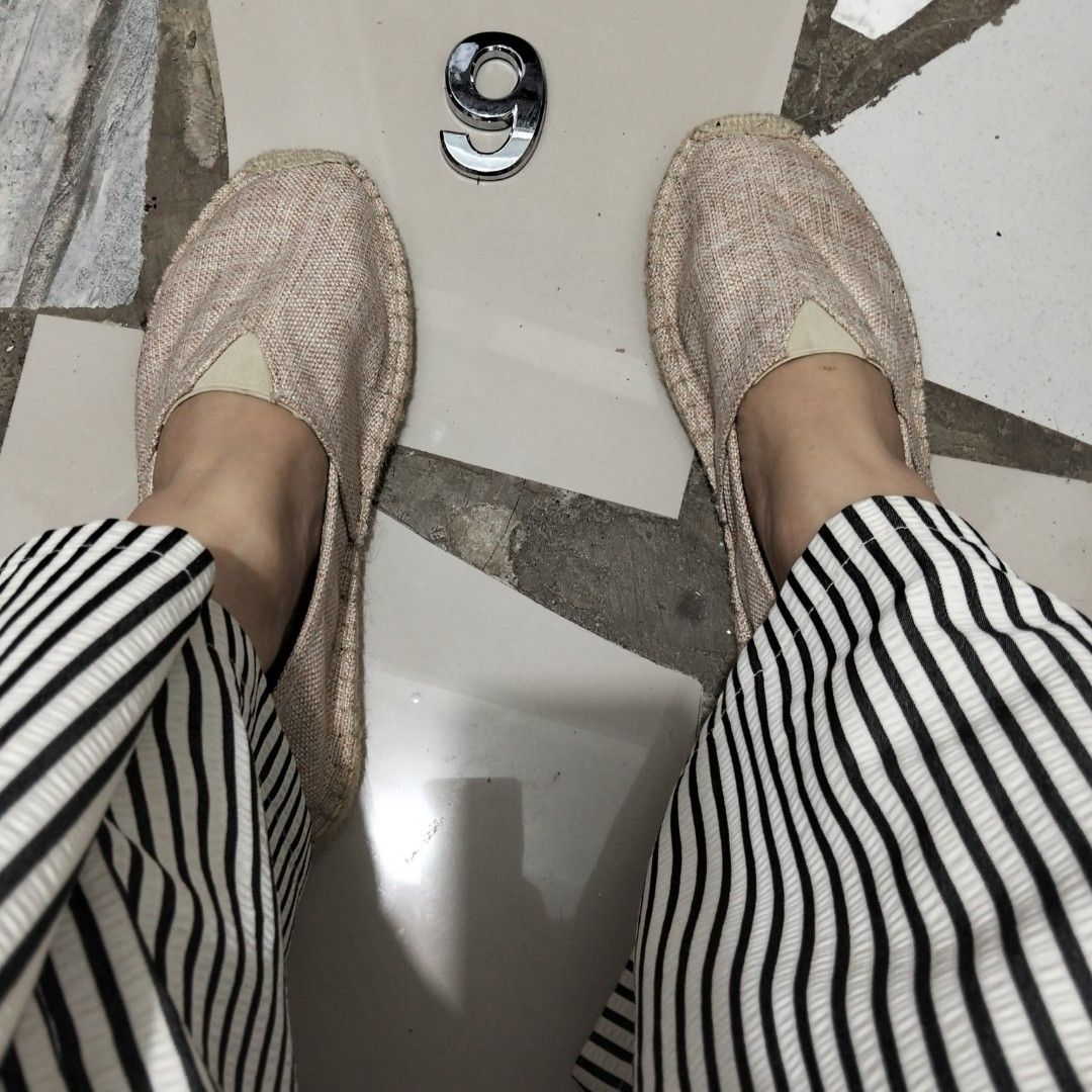 Slip on (Category: Sneakers) located in El Salvador. Submitted by francheskaukayukay (Listing ID 1461222801, Image 1). Description: .