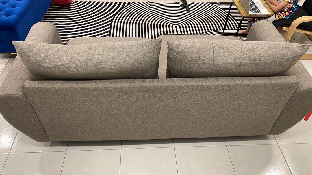 Sofa (Category: Sofas) located in Shah Alam. Submitted by zhafrainilman (Listing ID 1461247145, Image 3). Description: Used sofa to let go.. Condition 6/10 Self collect Location Sijangkang.