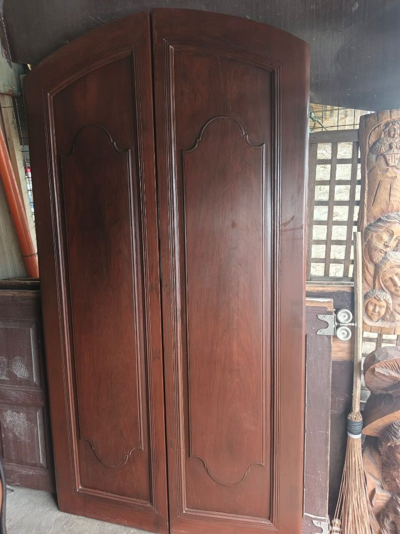 Solid narra century old paypay door (Category: Other Home Furniture) located in Caloocan City. Submitted by victoria52 (Listing ID 1461192469, Image 3). Description: Solid narra century old paypay door.