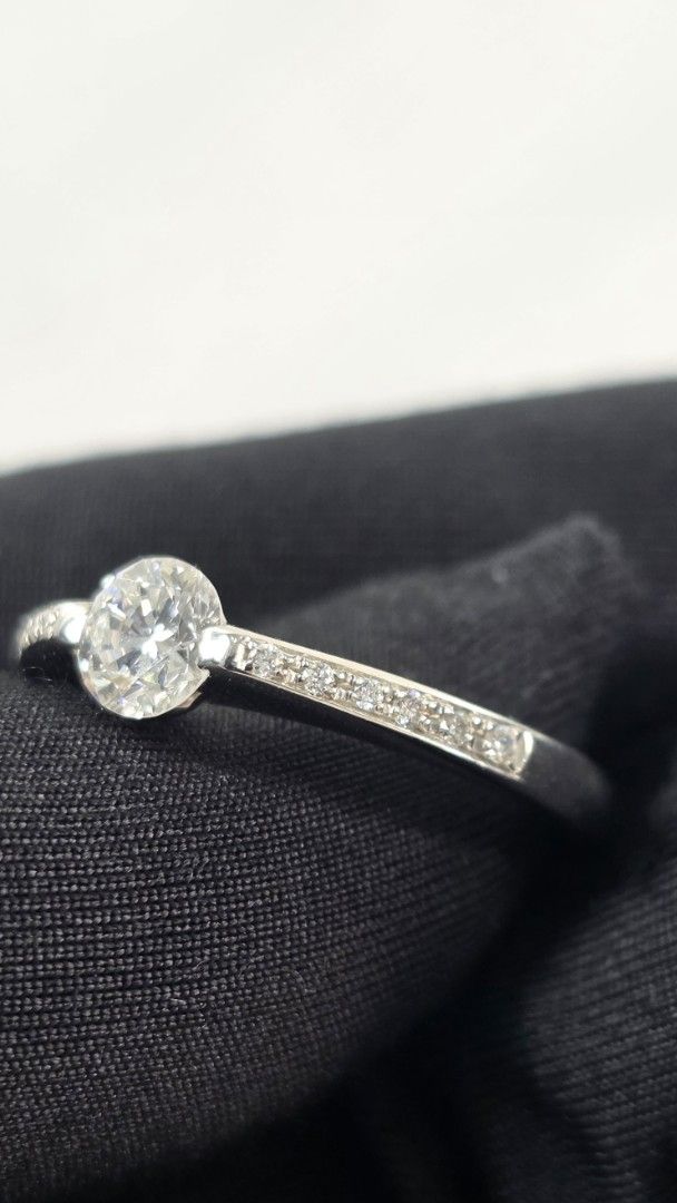 Solitaire Ring (Category: Rings) located in San Fernando. Submitted by bagproject (Listing ID 1461220832, Image 3). Description: RING Solitaire w/ Shoulder Dia Pt900, 5.5g D0.556 ct (F-VS1) Size 6.5 Php88,000.