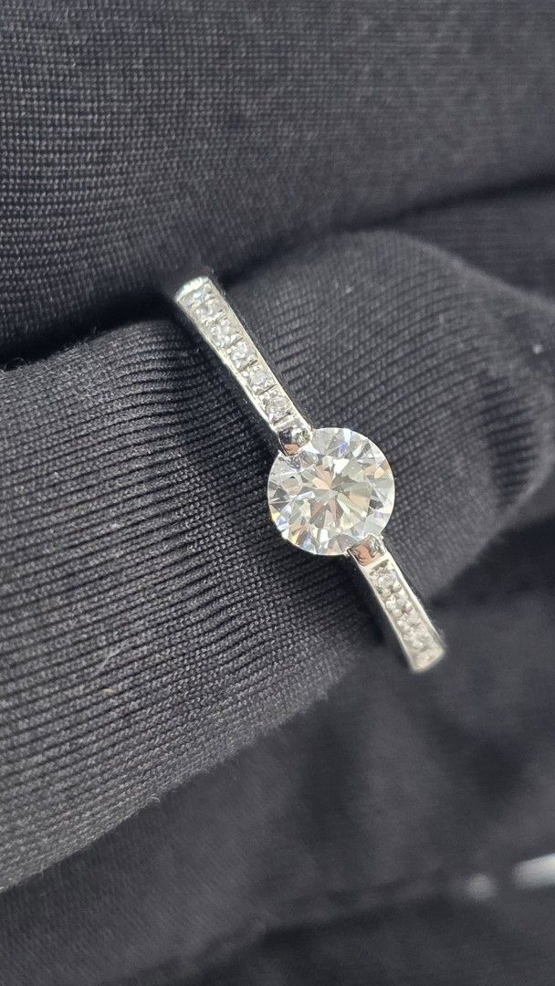 Solitaire Ring (Category: Rings) located in San Fernando. Submitted by bagproject (Listing ID 1461220832, Image 2). Description: RING Solitaire w/ Shoulder Dia Pt900, 5.5g D0.556 ct (F-VS1) Size 6.5 Php88,000.