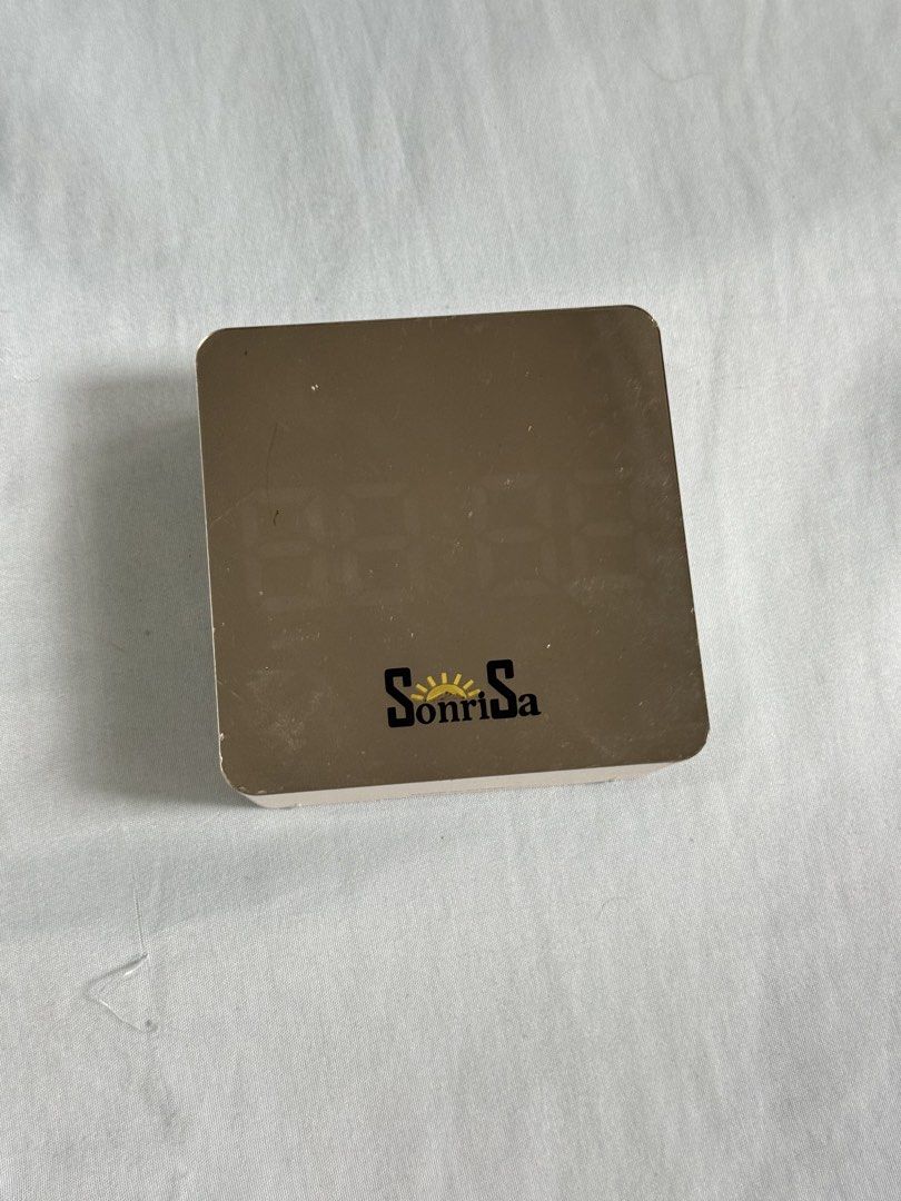 Sonrisa Digital Mirror Alarm Clock (Category: Clocks) located in Las Pinas. Submitted by cherrichigo (Listing ID 1461159563, Image 2). Description: - Sonrisa Digital Mirror Alarm Clock - Clear time display - Alarm and snooze functions - Built-in light - Powered by DC 5V or AAA batteries (no cord included) - Ideal for bedside tables Pick-up only Location: Las Piñas.