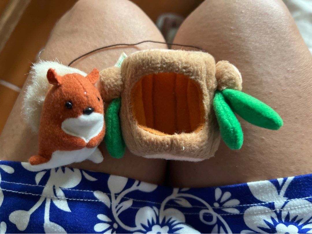 Squirrel with wood home (Category: Figurines & Statues) located in Paranaque City. Submitted by bonsaiart (Listing ID 1460067331, Image 3). Description: Pre owned Good condition 180(fixed) +sf Payment via GCASH or paymaya No to meetup No to cop / cod Shipping via j&t only No breaking of set or bundle.
