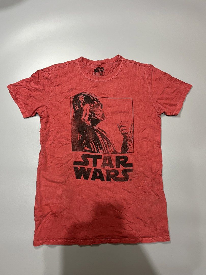 Star Wars Darth Vader Graphic T-Shirt (Category: Tshirts & Polo Shirts ) located in Manila. Submitted by jorgemabelin2001 (Listing ID 1461130091, Image 1). Description: - Red Star Wars T-Shirt - Features a cool Darth Vader graphic print - Made from 100% comfortable cotton - Tagged as size XS - Ideal for everyday casual wear - A must-have for any Star Wars enthusiast! -Dimes 19x27.5.