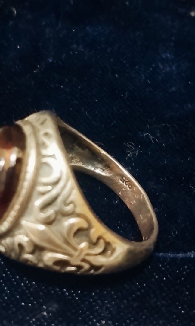 Sterling silver ring ruby (Category: Jewelry) located in Manila. Submitted by julius_onlineshop14 (Listing ID 1461243072, Image 3). Description: size 7 to 7.5.