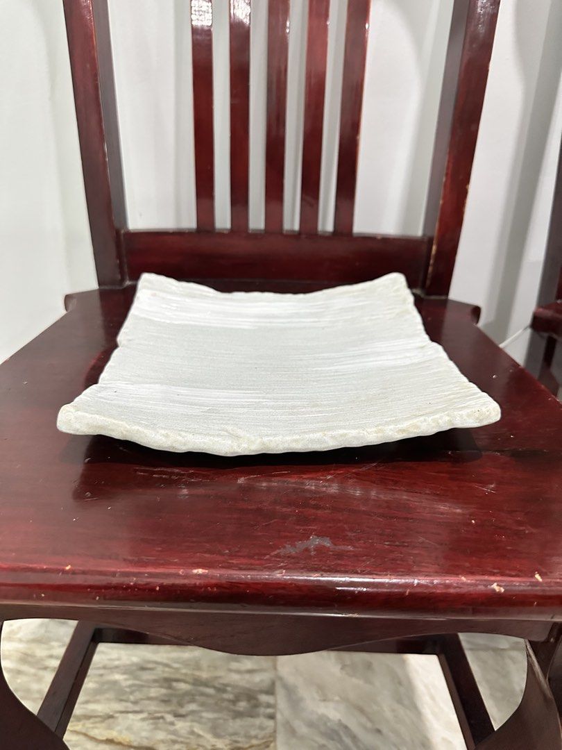 Stoneware square plate (Category: Dinnerware & Cutlery) located in Caloocan City. Submitted by kianoto (Listing ID 1461148563, Image 1). Description: Discoloration at back Metro manila only.