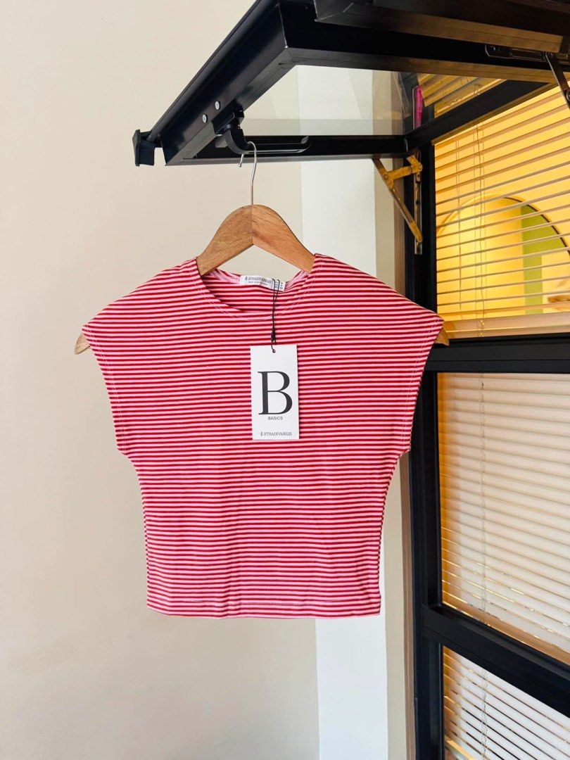 Str4di Overrünz : polka & stripes (Category: Others Tops) located in Manila. Submitted by fairystellar (Listing ID 1461241461, Image 2). Description: Available in S,M,L Str4di overruns Loc: Pampanga Shipping: J&T.
