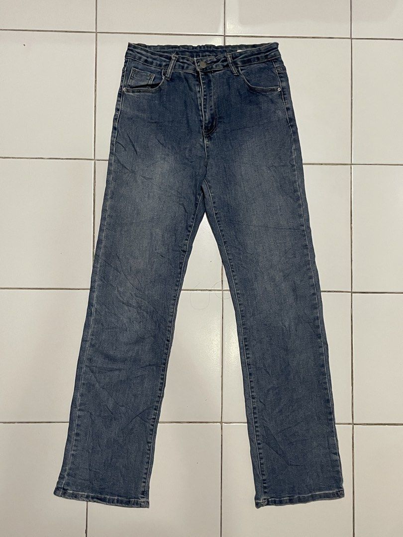Straight Cut Pants/Thrift Pants/Preloved (Category: Jeans) located in Dasmarinas. Submitted by angieee1208 (Listing ID 1461309119, Image 1). Description: - Waist: 14”, Length: 40”, Opening: 8”, Front rise: 11” - Condition: no flaws, unused - Color may vary due to lighting - DM for questions - Shipping fee shouldered by buyer - MOP: Paymaya, GoTyme, Gcash.