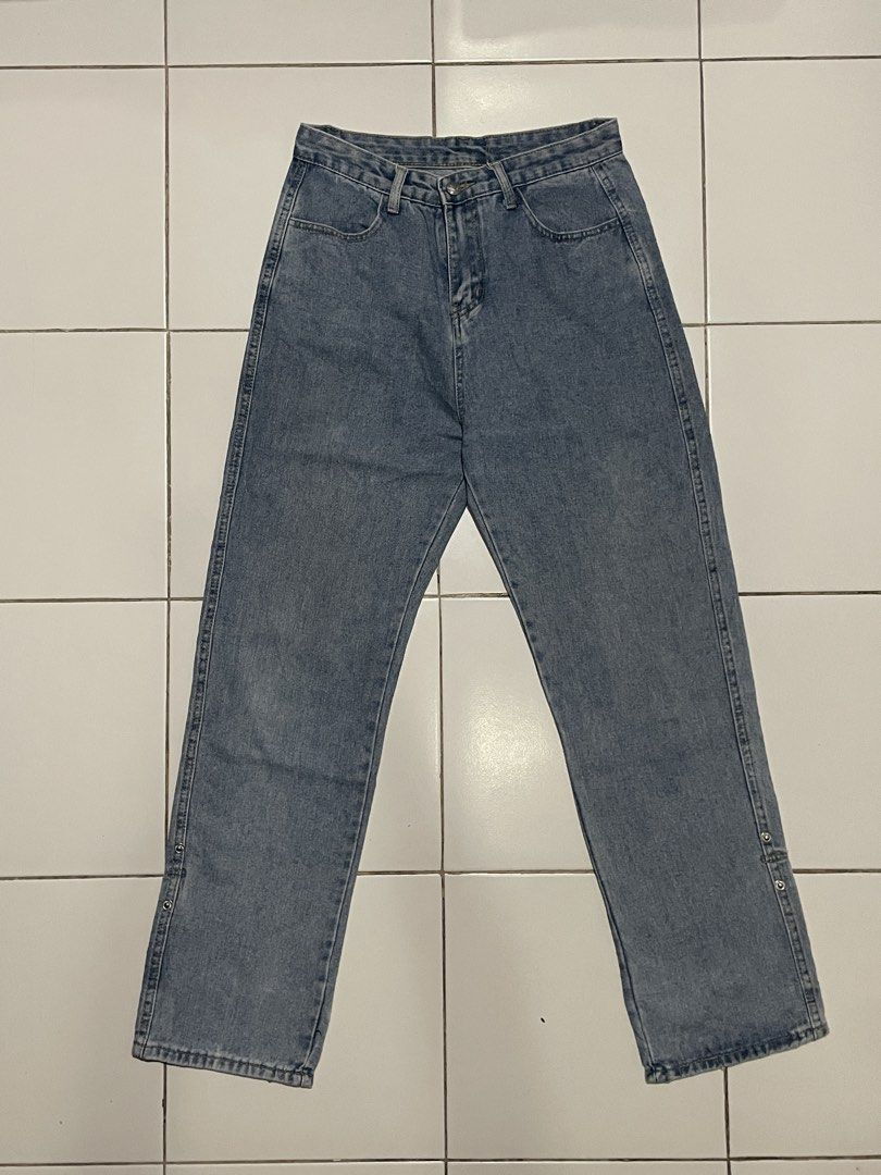 Straight Denim Pants/Thrift Pants/Preloved (Category: Jeans) located in Dasmarinas. Submitted by angieee1208 (Listing ID 1461309451, Image 1). Description: - Waist: 14”, Length: 40”, Opening: 8”, Front rise: 12” - Condition: no flaws, unused - Color may vary due to lighting - DM for questions - Shipping fee shouldered by buyer - MOP: Paymaya, GoTyme, Gcash.