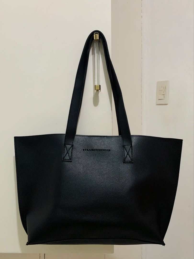 Straightforward Black Tote (Category: Tote Bags) located in Manila. Submitted by preloved.bynics (Listing ID 1461243150, Image 1). Description: .