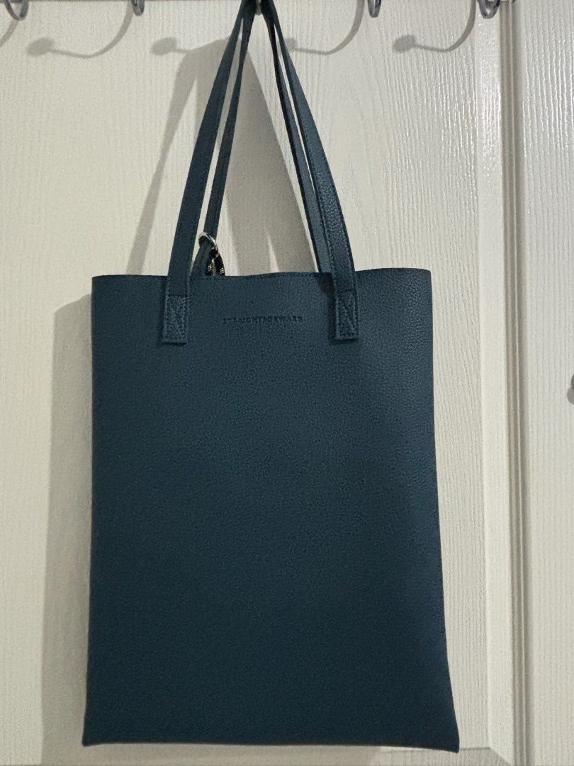 STRAIGHTFORWARD Teal Tote Bag (Category: Tote Bags) located in Rizal. Submitted by marizfulo (Listing ID 1461195191, Image 3). Description: For Sale Straightforward DVL Portrait Bag with rope accesory Lower Antipolo Marikina area. Payment first. No Bogus buyer. No swap. Pick up / buyer will handle shipping arrangements..