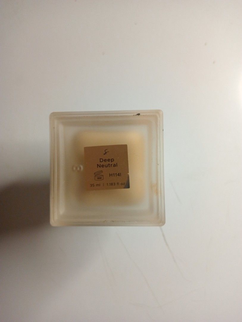 Strokes Foundation (Category: Makeup) located in Pasay City. Submitted by elirouge (Listing ID 1461276894, Image 2). Description: rfs: its my summer shade, so i was tanned when i got it. it doesnt match my skin tone now shade: deep neutral does not come w box lalamove only.