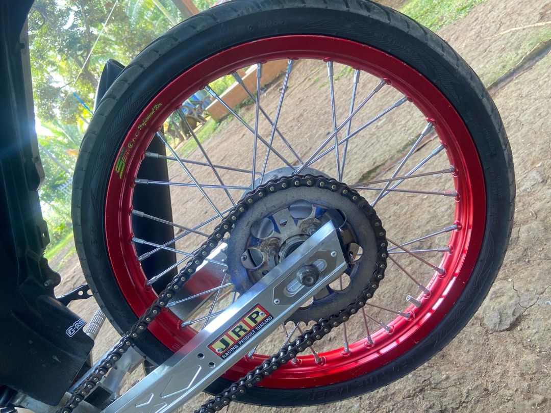 Strong rim w/ small hub (Category: Mags and Tires) located in Caloocan City. Submitted by epichorse_391b10 (Listing ID 1461178180, Image 2). Description: - Set of 2 red spoke - Ready for immediate installation - Sold as a pair -slightly negotiable -good as new 1 week use only.