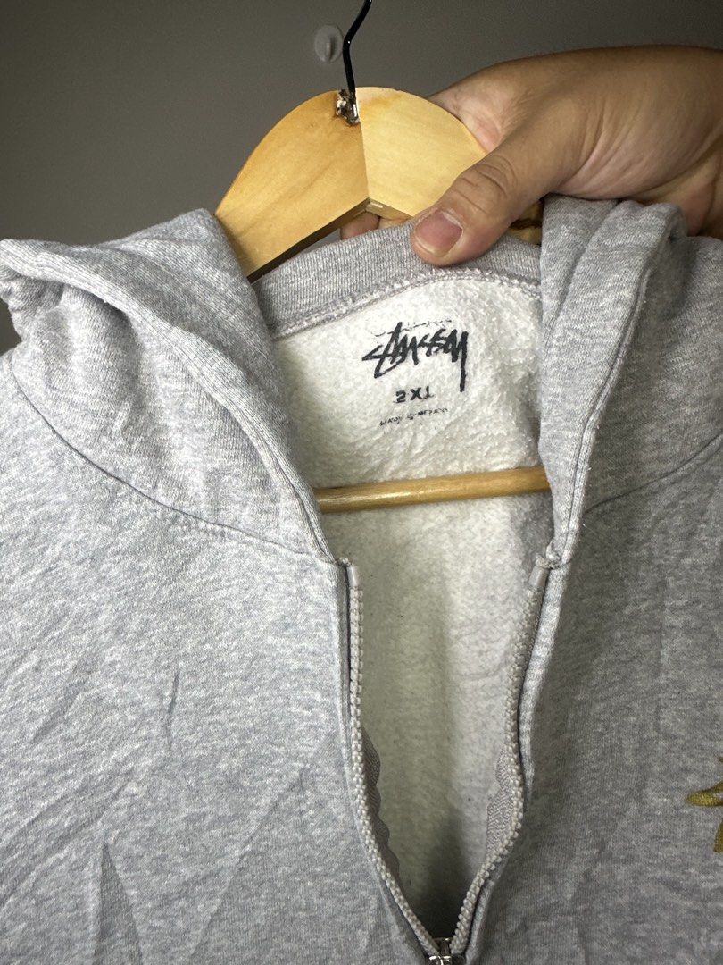 STUSSY ZIP HOODIE (Category: Coats, Jackets and Outerwear) located in Molave. Submitted by thriftmate13 (Listing ID 1461213771, Image 3). Description: .