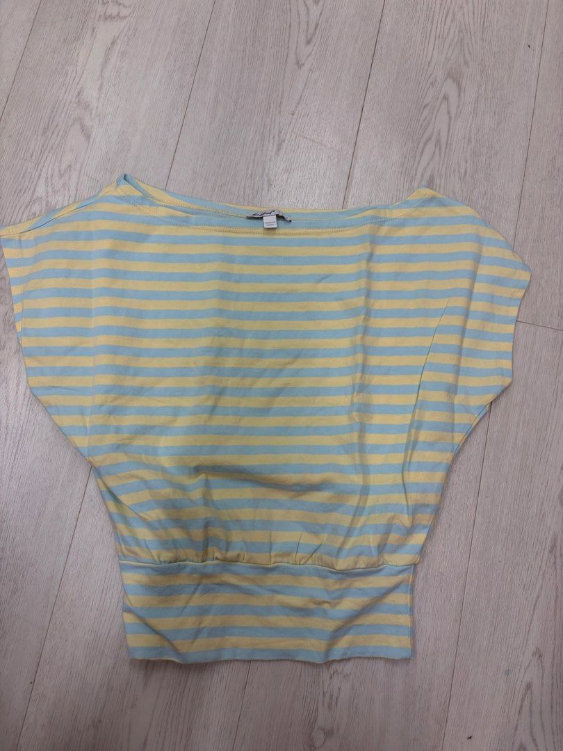 Subdued Striped Cropped Top XS (Category: Sleeveless) located in Manila. Submitted by genyfurrose (Listing ID 1461116083, Image 2). Description: - Never worn just bough - Cute pastel cropped top from Subdued - Features yellow and light blue stripes - Boat neck style with dolman sleeves - Elasticated hem for a comfortable fit - Ideal for casual wear.