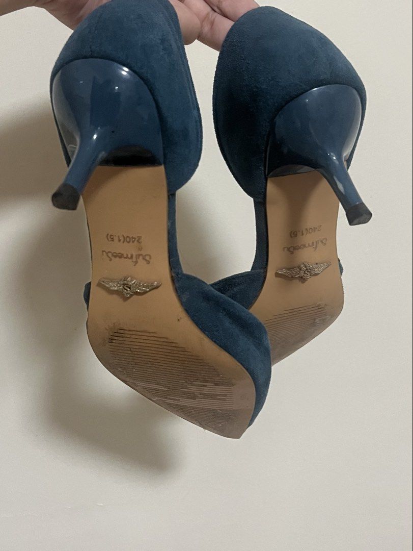 SufimeeSu Teal Suede D'Orsay Heels (Category: Heels) located in Paranaque City. Submitted by bossique (Listing ID 1461253230, Image 2). Description: - Teal suede d'orsay heels - 2 inches heels, size 8 (but not comfy for wide feet) - Minor scuffs on insoles & soles show some wear (check images for issues) - first to pay basis, no refund policy - shipping handled by buyer (J&T and Lalamove only).