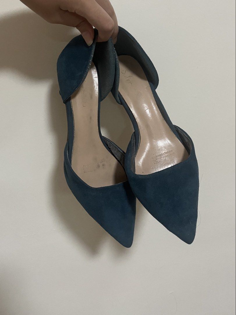 SufimeeSu Teal Suede D'Orsay Heels (Category: Heels) located in Paranaque City. Submitted by bossique (Listing ID 1461253230, Image 1). Description: - Teal suede d'orsay heels - 2 inches heels, size 8 (but not comfy for wide feet) - Minor scuffs on insoles & soles show some wear (check images for issues) - first to pay basis, no refund policy - shipping handled by buyer (J&T and Lalamove only).