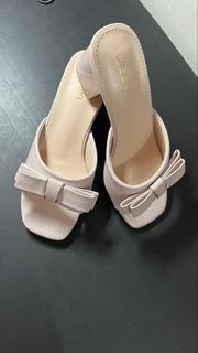 (Category: ) located in . Submitted by moms_closet_0306 (Listing ID 1461184332, Image 1). Description: .