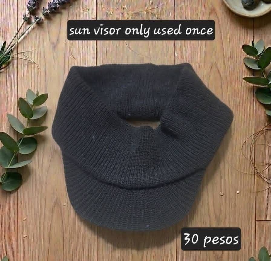 Sun visor Curdoroy (Category: Caps & Hats) located in Makati City. Submitted by kathnkeyonlineshop (Listing ID 1461276809, Image 1). Description: Actual Pictures, Payment and Condition is stated in the photo Magabasa po ng maigi! Items can be Brandnew, unused or slighly used! Lahat ng description nasa photo na. Sa mga preloved ukay manage your expectations okay. Meetup or delivery are available DM TO MINE.