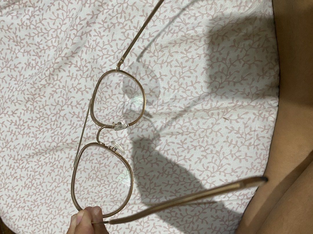 sunnies frame (Category: Sunglasses & Eyewear) located in Muntinlupa City. Submitted by maikeegirl (Listing ID 1461159715, Image 2). Description: replaceable lens frame name: santiago color: soybean.