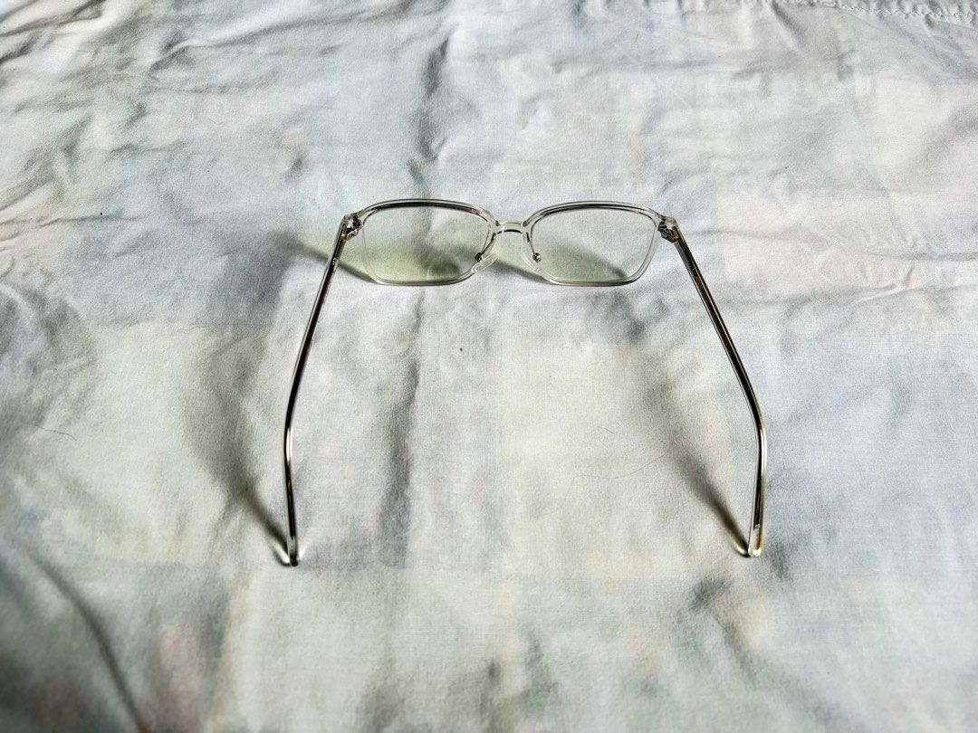 Sunnies Studios Dex+ Crystal with nose pad (Category: Sunglasses & Eyewear) located in Taytay. Submitted by ashleeri (Listing ID 1461131174, Image 3). Description: sunnies studios dex+ shade: crystal is a prescription frame lens is replaceable has anti-rad lens fit is more wide receipt not included, bought from physical store lowest price is already the price posted, NO lowballers can’t do meetups, have a busy schedule and its feasible for me to 