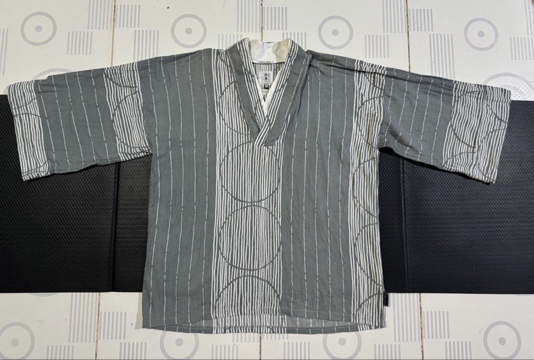 SUO SUO KIMONO (Category: Sleep and Loungewear) located in Cebu City. Submitted by etnaner (Listing ID 1461235948, Image 2). Description: SUO SUO KIMONO MADE IN JAPAN SIZE: Large Good condition .