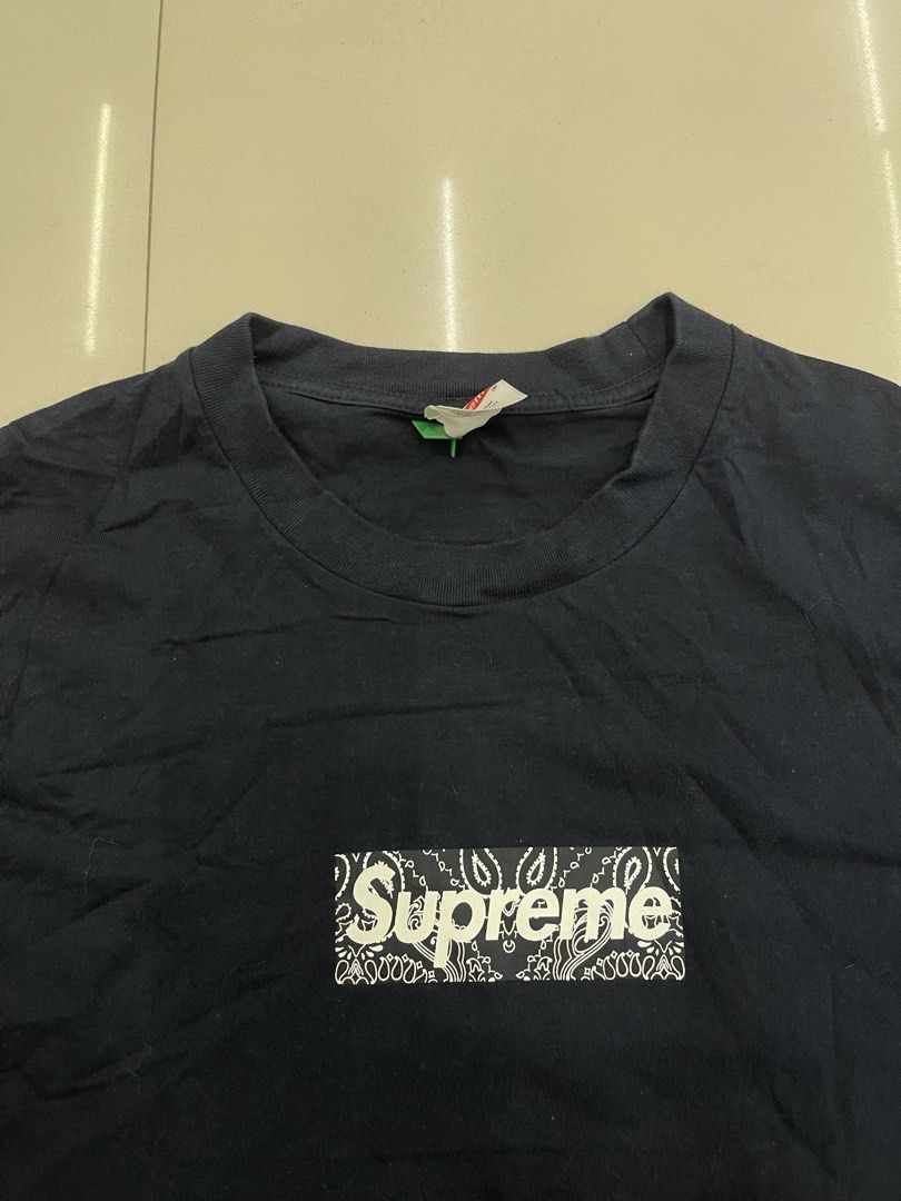 SUPREME BANDANA (Category: Tshirts & Polo Shirts ) located in Manila. Submitted by 5kcollectiveph (Listing ID 1461177621, Image 2). Description: SUPREME BANDANA -MEDIUM -20.5W/28 DIMES -LIKE NEW.