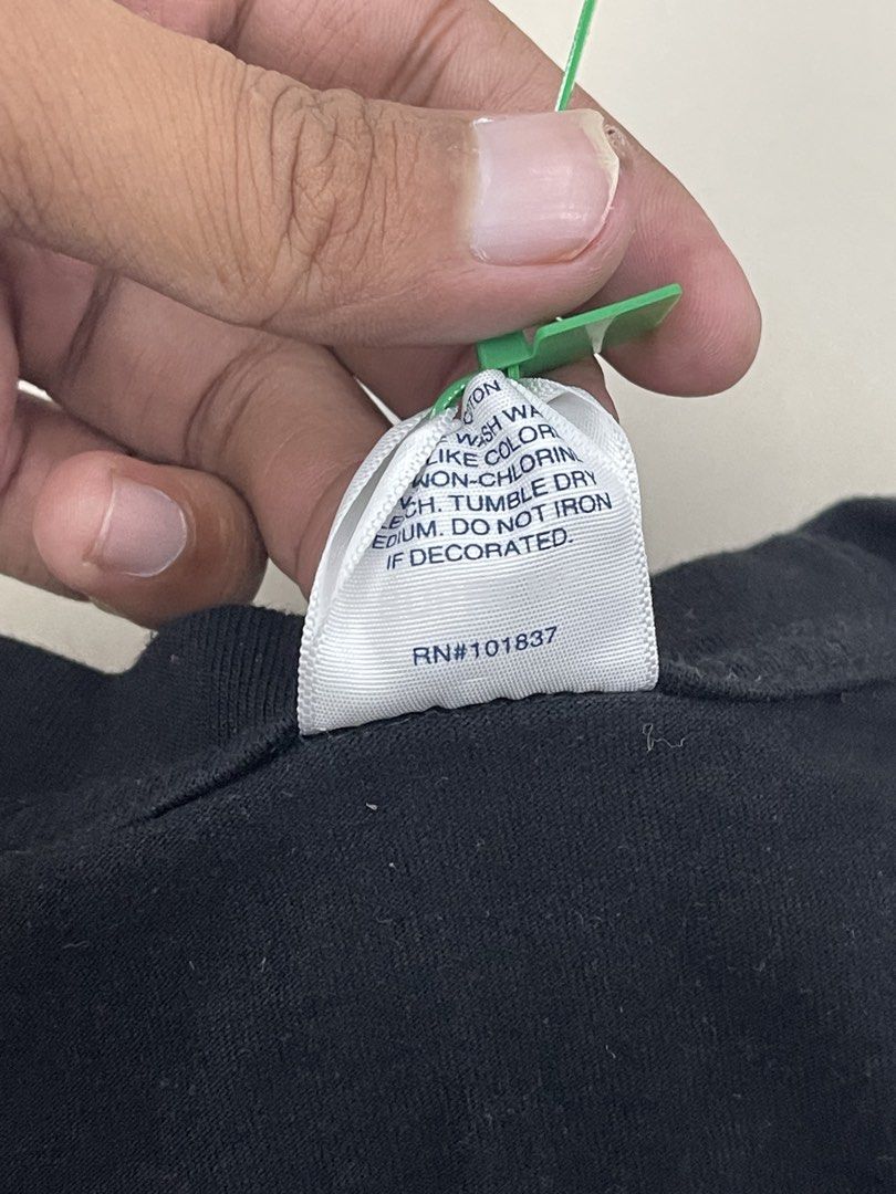SUPREME GRAPHIC AUTH (Category: Tshirts & Polo Shirts ) located in Manila. Submitted by 5kcollectiveph (Listing ID 1461176810, Image 3). Description: SUPREME GRAPHIC AUTH DIMES 19W/28 LIKE NEW.