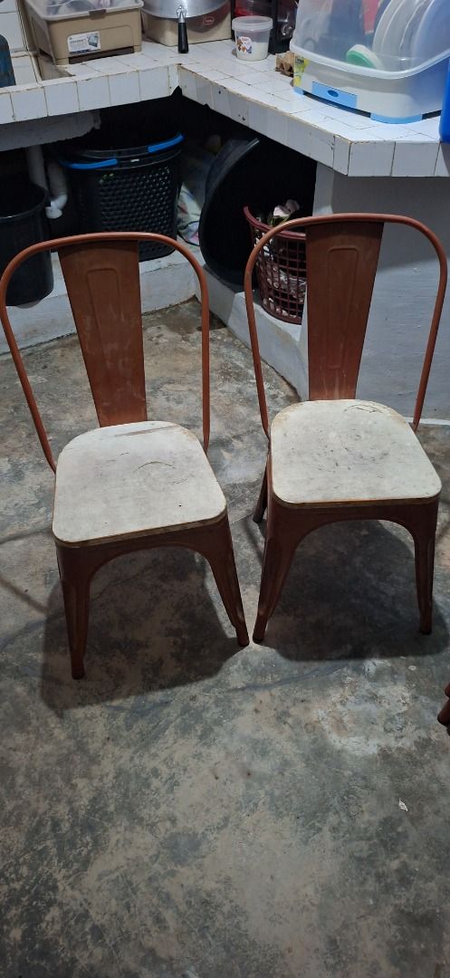 Tables and Chairs for store (Category: Tables & Sets) located in Caloocan City. Submitted by shiela72 (Listing ID 1461272683, Image 1). Description: 5 tables and 12chairs(red and black).