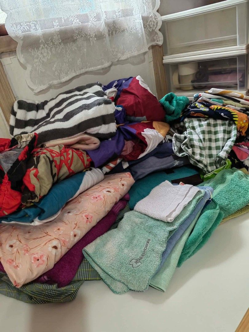 Take All, bedding, towel, blankets (Category: Bedding & Towels) located in Muntinlupa City. Submitted by ate.declutter (Listing ID 1461115426, Image 1). Description: Take all na po, kaso need cguro car to transfer.