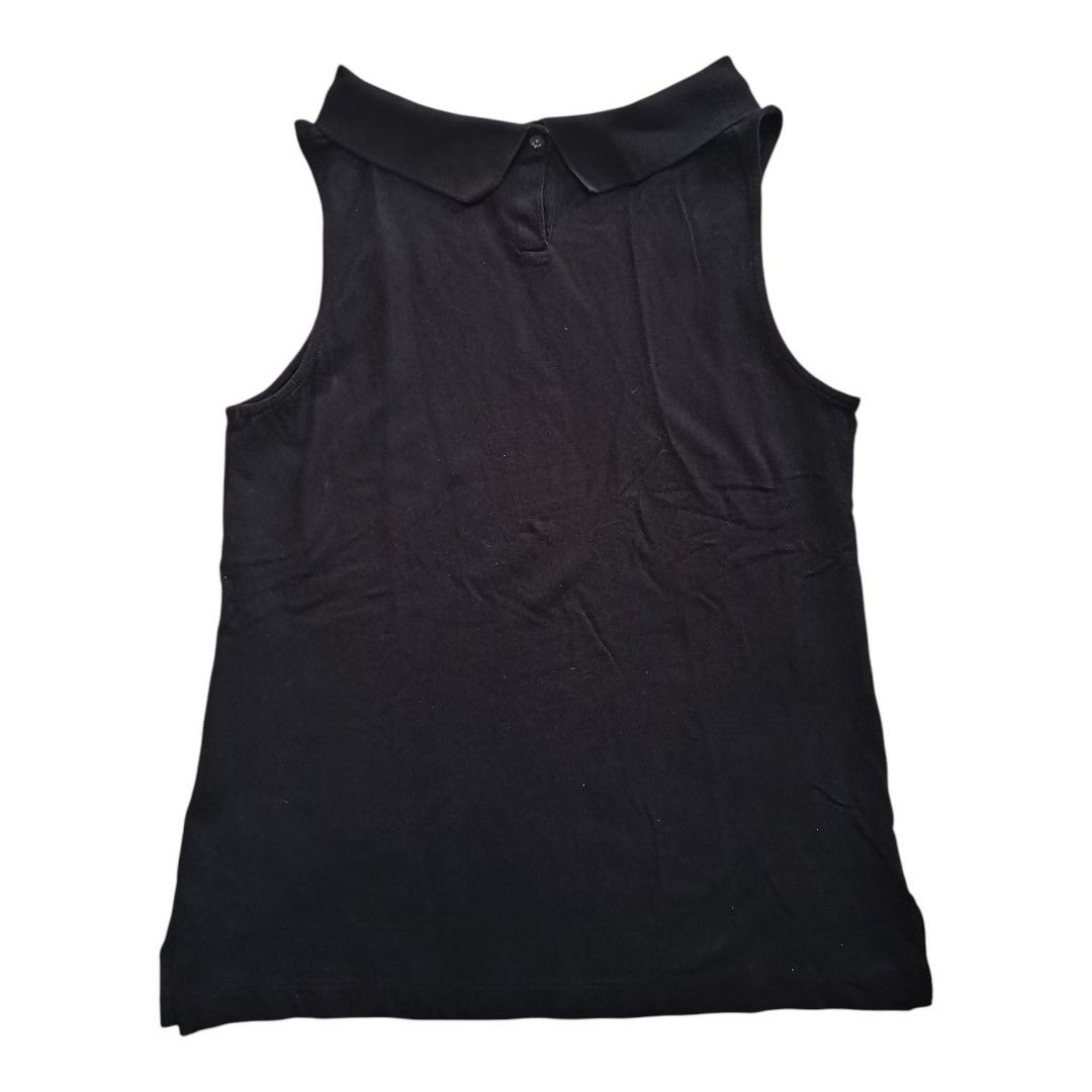 Talbots Petites Sleeveless Polo Top (Category: Sleeveless) located in Santa Cruz. Submitted by oddpenguin-4575 (Listing ID 1461260609, Image 1). Description: 📌.....P L E A S E R E A D..... 📌measurement:Laid flat Sh-14"/Sleeve-__/Chest-17"/Lenght-25.5"/armhole-9"/armpit-__ 📌size: women's size Medium. 📌Brand:Talbots (Petites collection) 📌color- 9/10 📌Design Features: A unique mock-neck silhouette with an attached polo collar, sleeveless cut, 