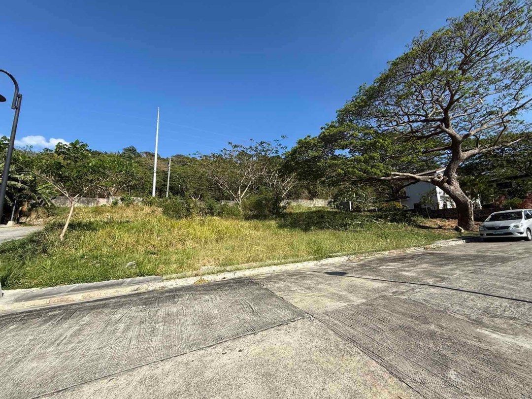 Terrazas de Punta Feugo (Category: Lot) located in Manila. Submitted by bossprimeproperties (Listing ID 1461259214, Image 3). Description: Best Deal Lot Terrazas De Punta Fuego Lot size : 527 Corner Lot Ridge view ₱15M Negotiable.