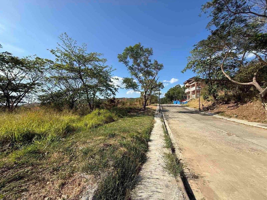 Terrazas de Punta Feugo (Category: Lot) located in Manila. Submitted by bossprimeproperties (Listing ID 1461259214, Image 2). Description: Best Deal Lot Terrazas De Punta Fuego Lot size : 527 Corner Lot Ridge view ₱15M Negotiable.