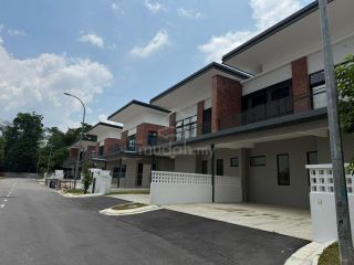 (Category: ) located in . Submitted by mudah918140 (Listing ID 1449725705, Image 1). Description: .