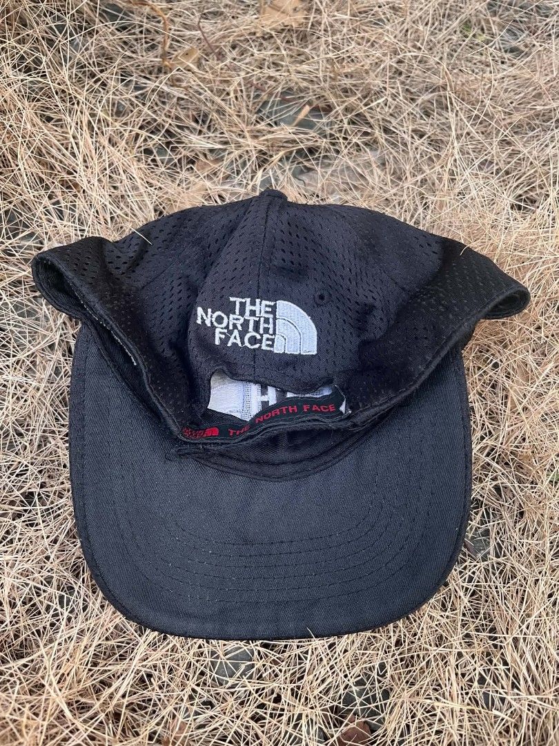 The North Face Cap (Category: Caps & Hats) located in Roxas City. Submitted by gothriftaholic (Listing ID 1461302547, Image 2). Description: Loc: Roxas, Capiz ( VISAYAS ) good condition off / ❌ color rate: 10/10. DM ne.